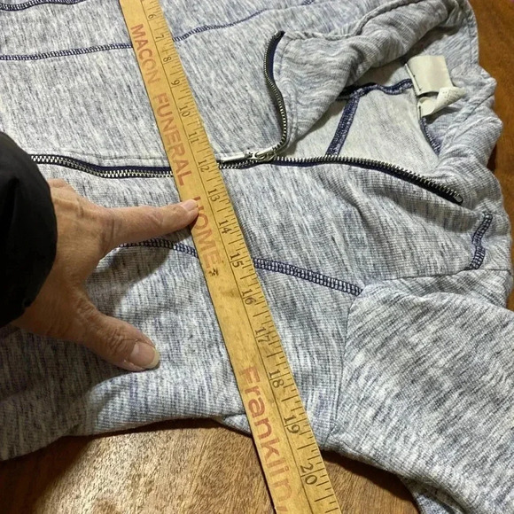 Chico’s Zenergy Heathered Blue Cotton Moto Style Sweatshirt Jacket Size Medium/8 - Picture 8 of 11